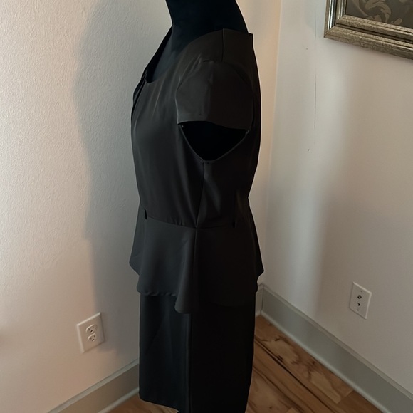 Olivia‎ Matthews Sz 12 brown cap sleeve ruffle  waist  silhouette dress - Picture 4 of 8